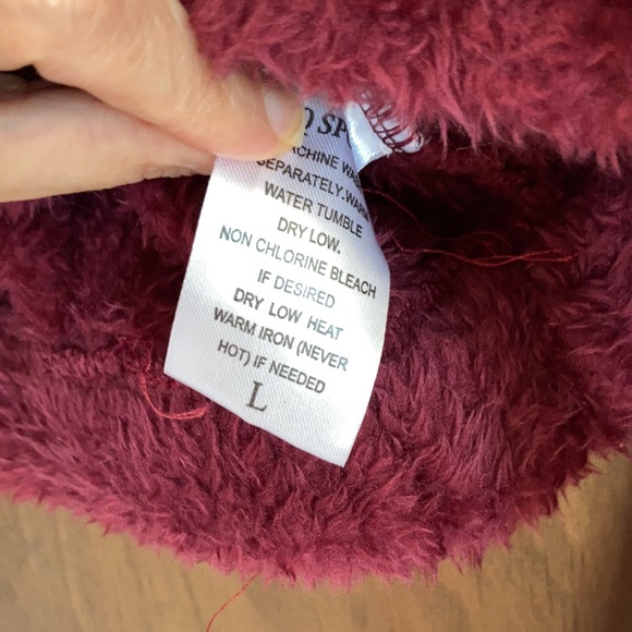 Last Chance❌ 💜$8ifbundle3 Soft dark red fuzzy comfy hoodie size L juniors - Picture 9 of 14